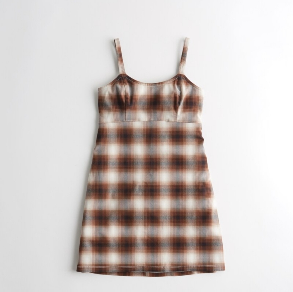Hollister Knit Stretch Cami Dress in plaid size Large pair with white t and docs